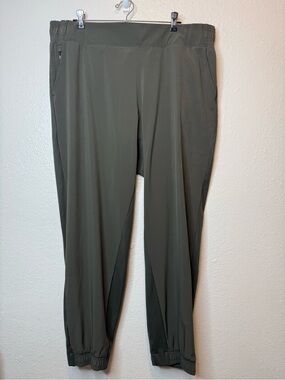 Athleta Olive Green Brooklyn Jogger Athletic Pants Casual Athleisure Size 18 Gym